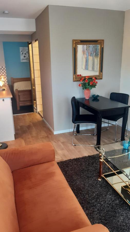 2 Persoons Appartement Le Garage Frieschepalen ภายนอก รูปภาพ